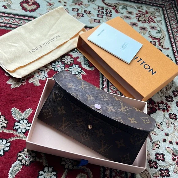 LV Emilie Wallet - Picture 7 of 11